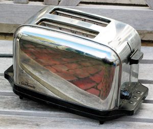 Sunbeam Toaster on Wikimedia commons - photo by Donovan Govan