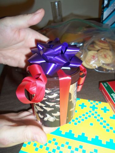 cookie-filled-custom-wrapping-courtesy-Sappi